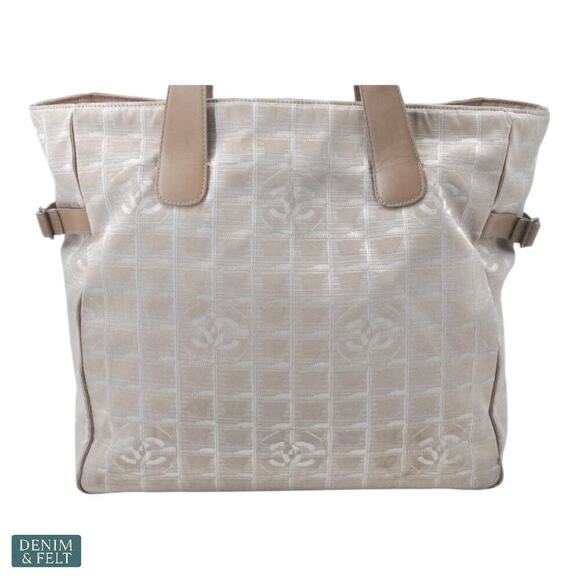 Chanel  Travel Line Beige Nylon/Leather Tote Bag Shoulder Bag/Purse/Carry On - Picture 3 of 16